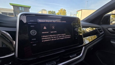 Volkswagen T-Roc 2.0 tdi R-Line 115cv (12)