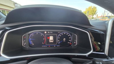 Volkswagen T-Roc 2.0 tdi R-Line 115cv (13)