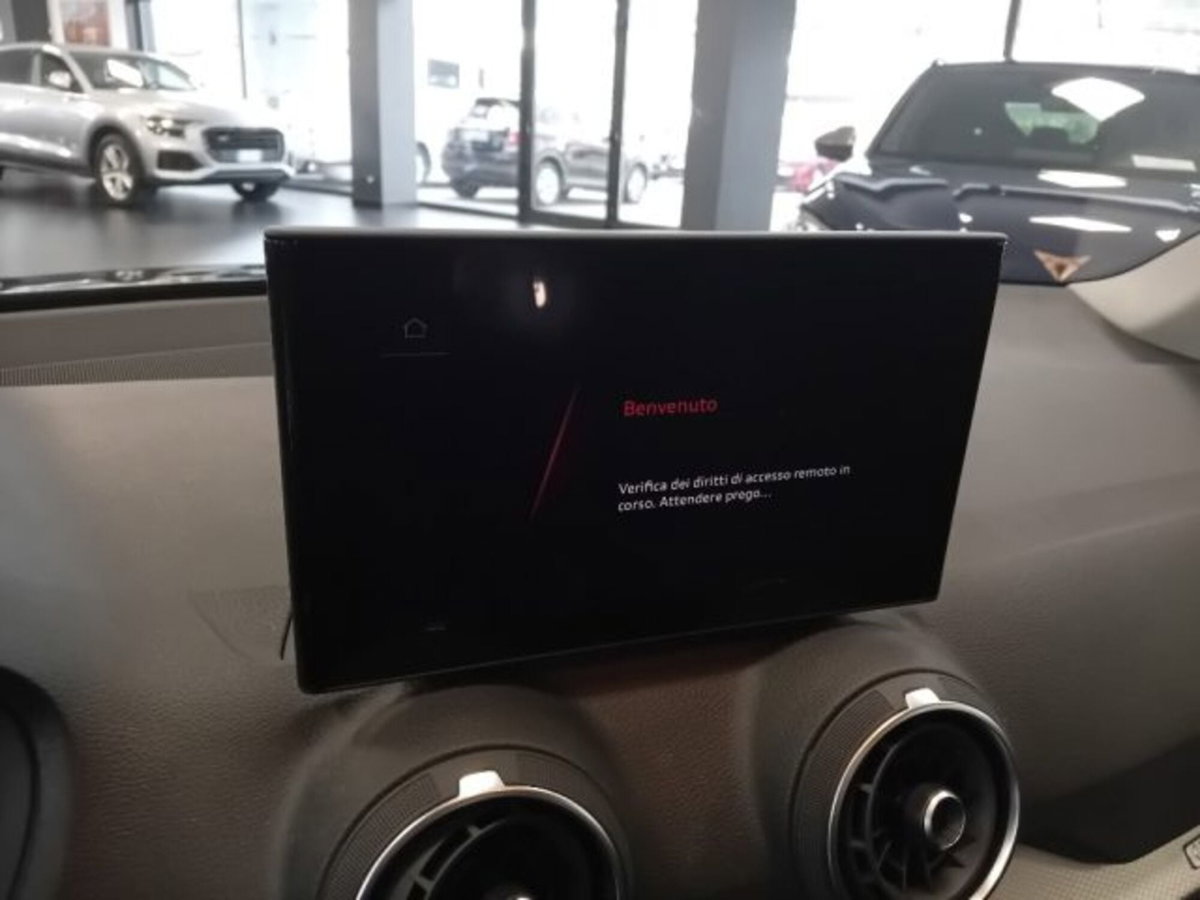 Audi Q2 Q2 30 TFSI Business (17)