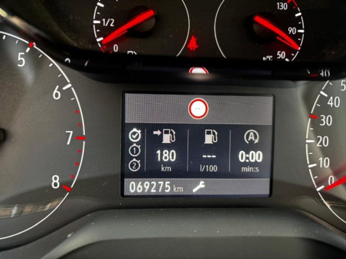Opel Corsa 1.5 D 100 CV Edition (8)