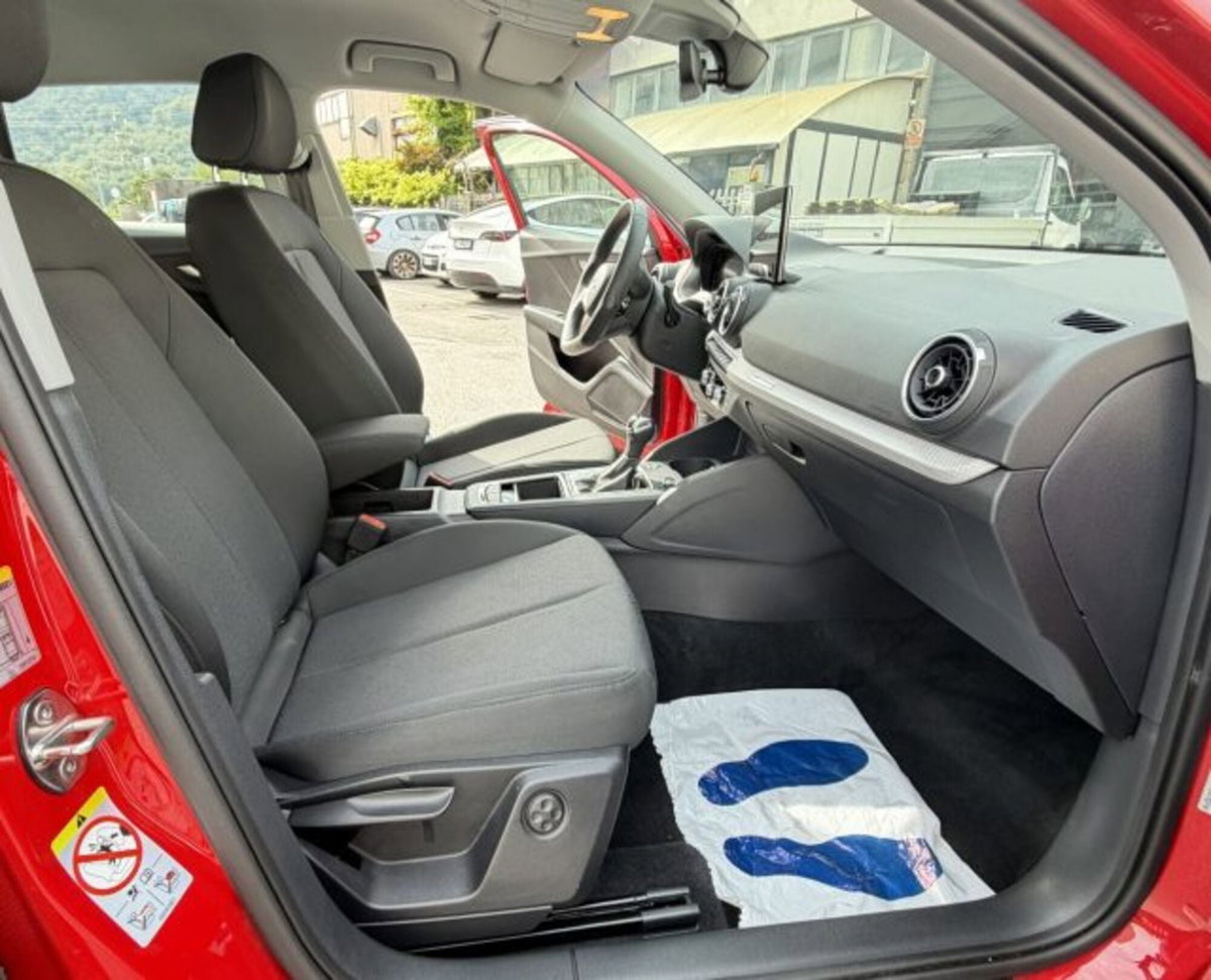 Audi Q2 Q2 35 TDI S tronic Business (9)