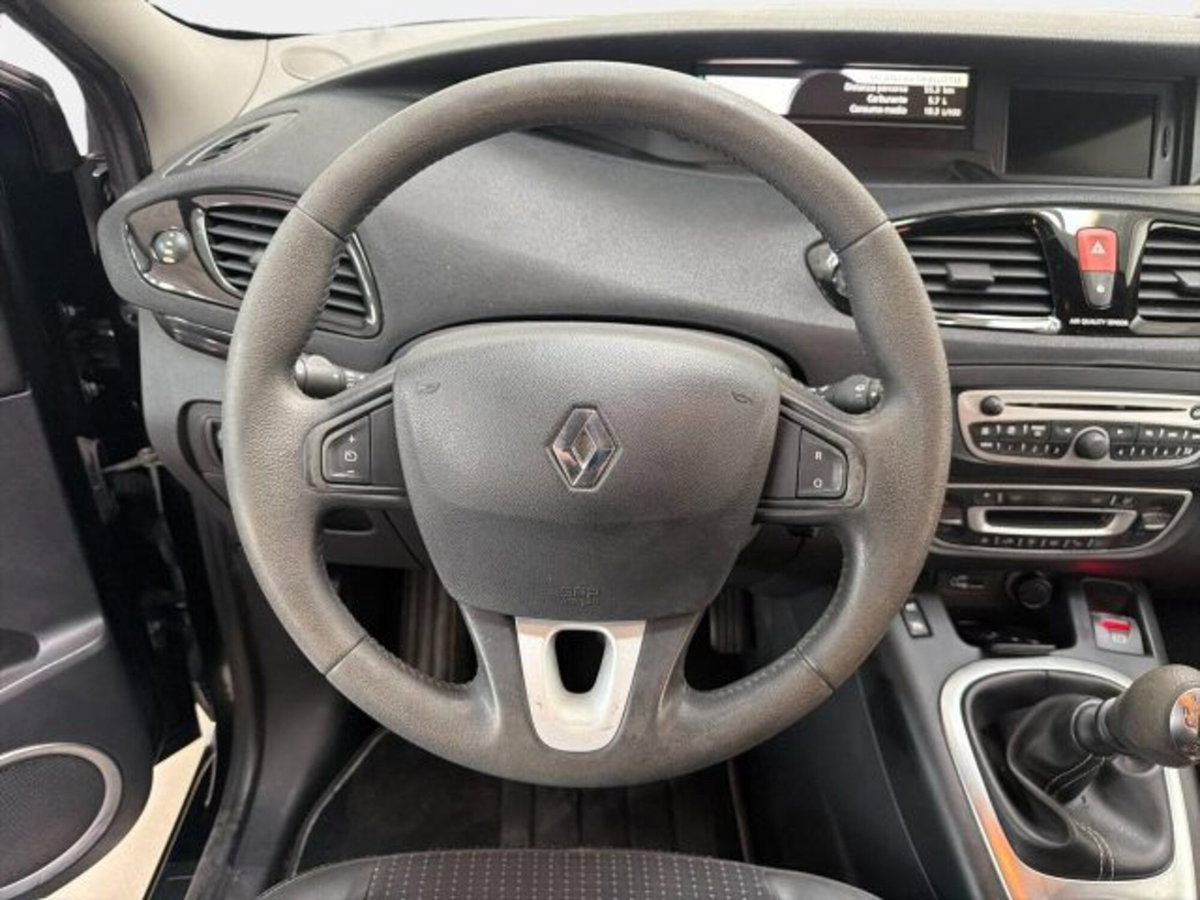 Renault Scenic E-Tech Electric 1.5 dCi 110CV Luxe (8)