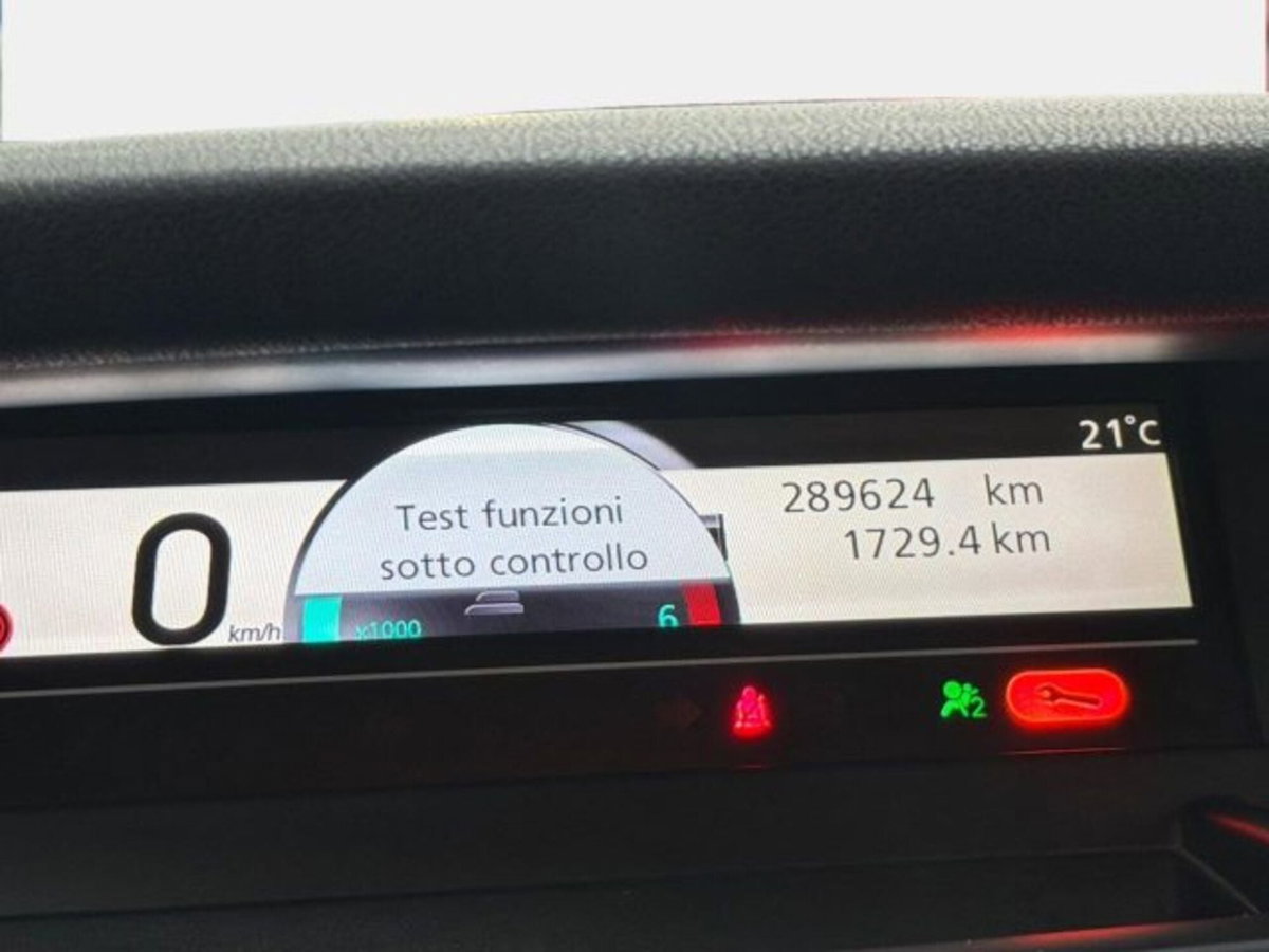 Renault Scenic E-Tech Electric 1.5 dCi 110CV Luxe (9)