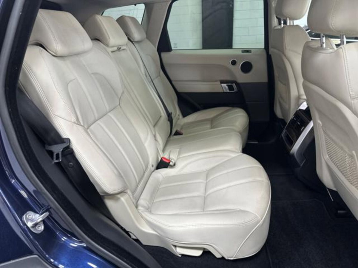 Land Rover Range Rover Sport 3.0 TDV6 HSE (12)
