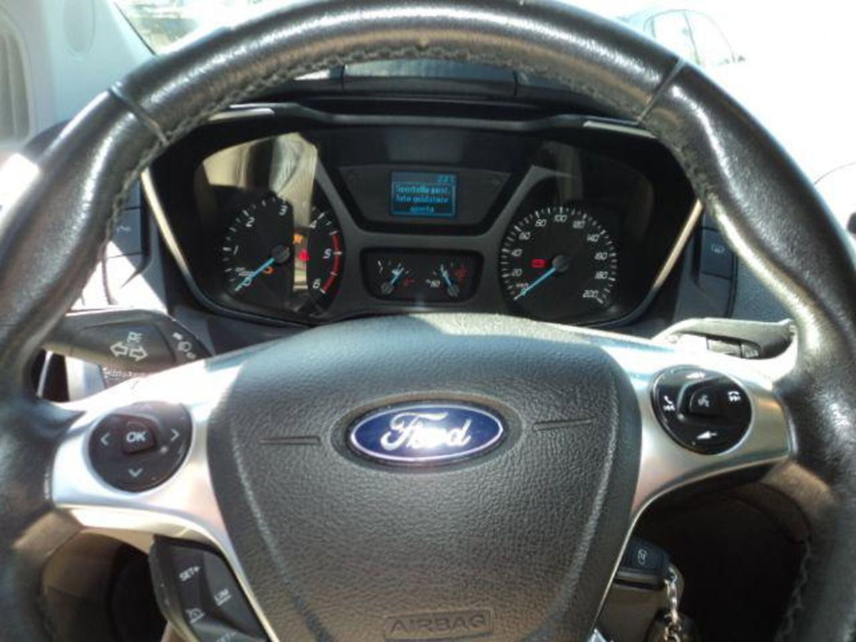 Ford Tourneo Custom 310 2.0 TDCi 130CV PC Titanium (11)