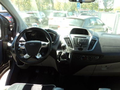 Ford Tourneo Custom 310 2.0 TDCi 130CV PC Titanium (8)