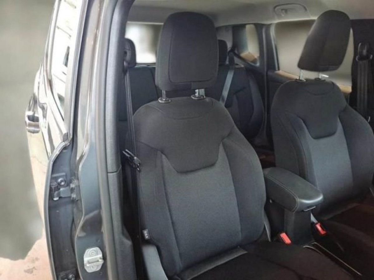 Jeep Renegade 1.6 Mjt 130 CV Longitude (8)