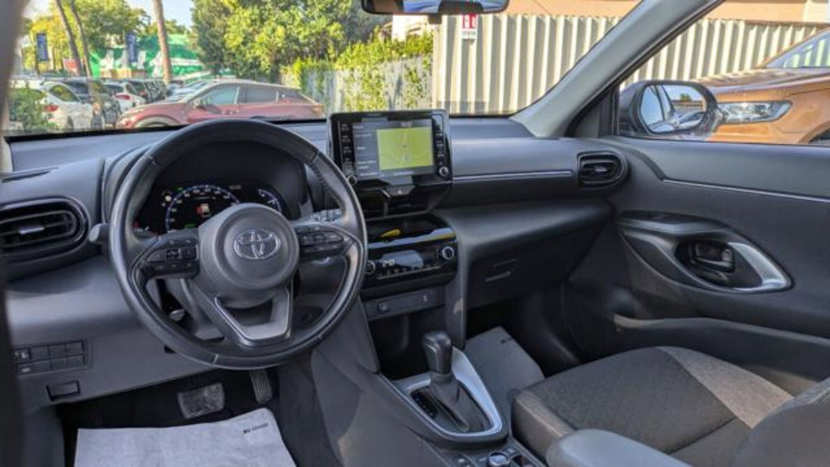 Toyota Yaris Cross 1.5h GR Sport Black Sky fwd 116cv e-cvt (5)