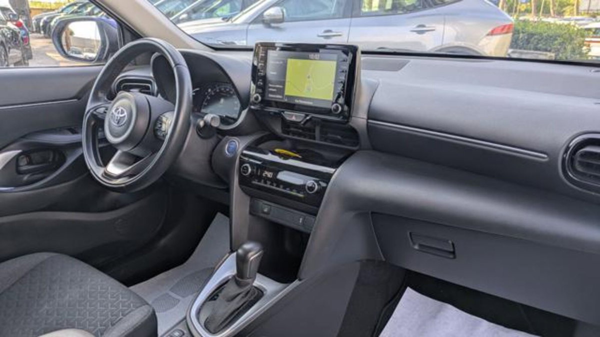 Toyota Yaris Cross 1.5h GR Sport Black Sky fwd 116cv e-cvt (8)