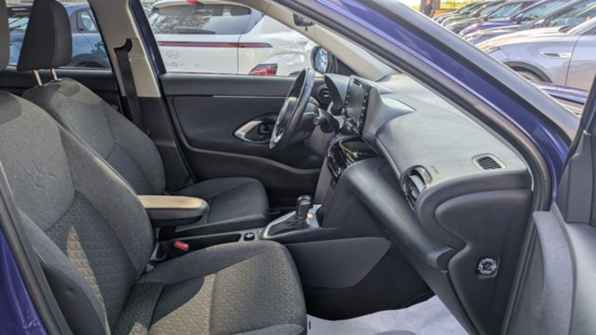Toyota Yaris Cross 1.5h GR Sport Black Sky fwd 116cv e-cvt (9)