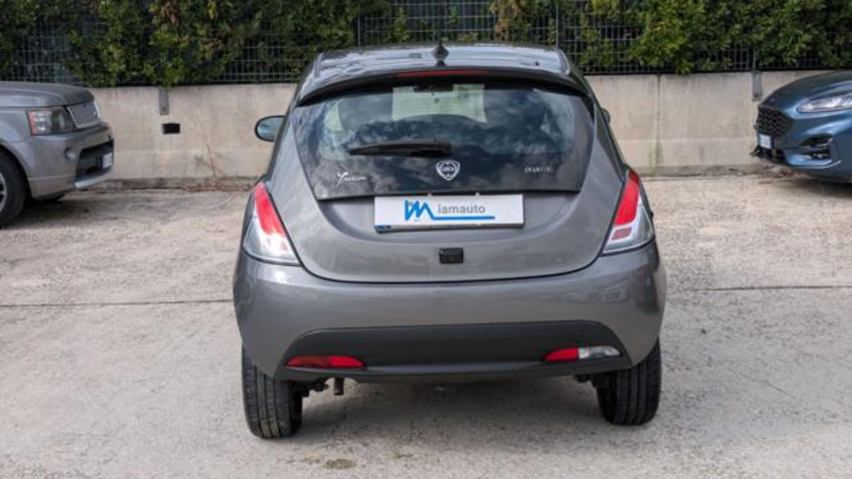 Lancia Ypsilon 1.0 FireFly 5 porte S&S Hybrid Gold Plus (12)