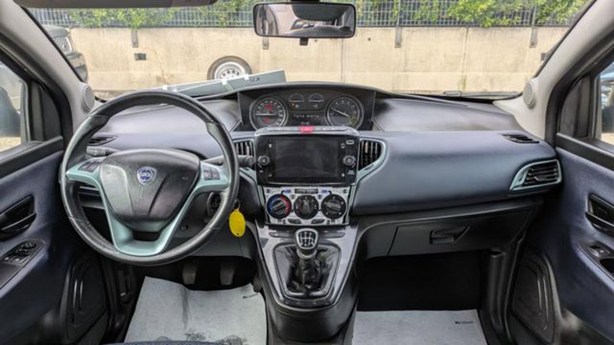 Lancia Ypsilon 1.0 FireFly 5 porte S&S Hybrid Gold Plus (5)