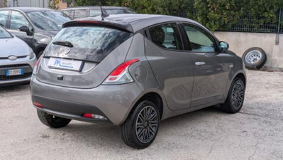 Lancia Ypsilon 1.0 FireFly 5 porte S&S Hybrid Gold Plus (3)