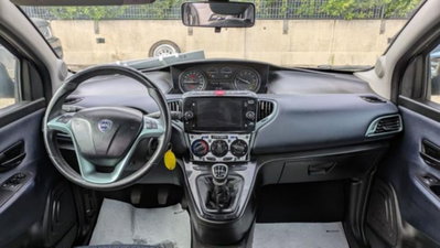 Lancia Ypsilon 1.0 FireFly 5 porte S&S Hybrid Gold Plus (5)
