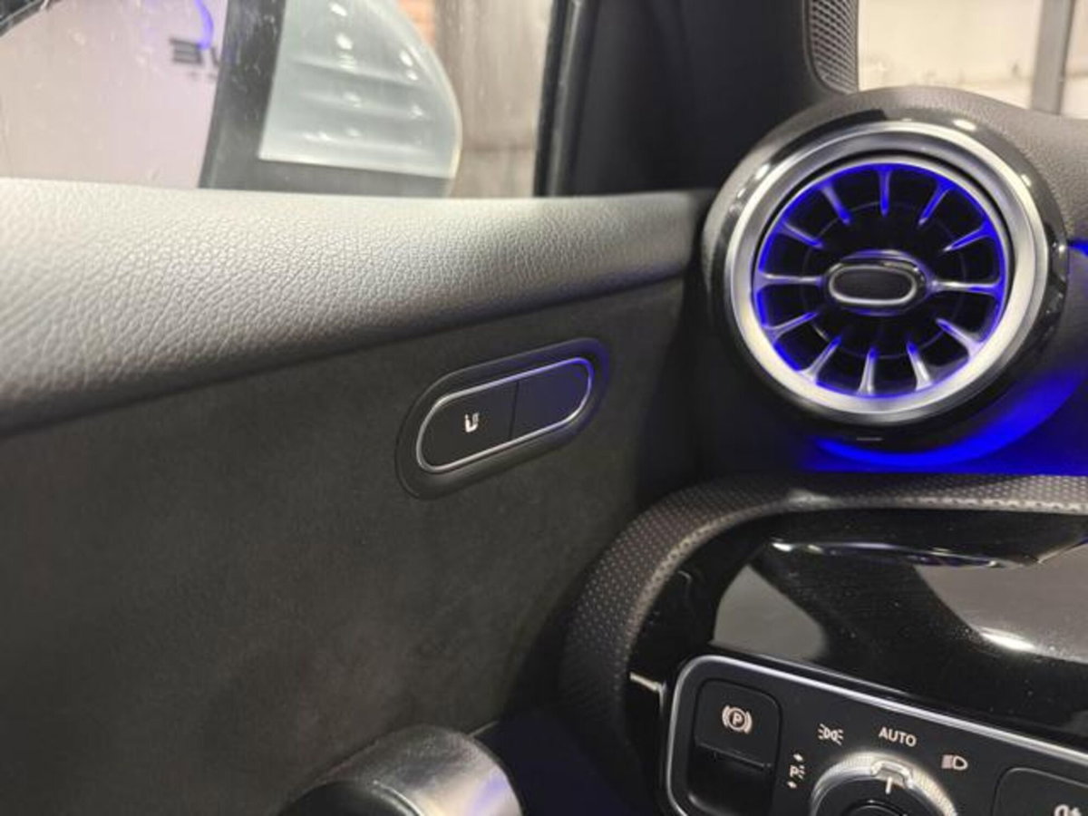 Mercedes-Benz Classe A Sedan 180 AMG Line Premium Plus auto (18)