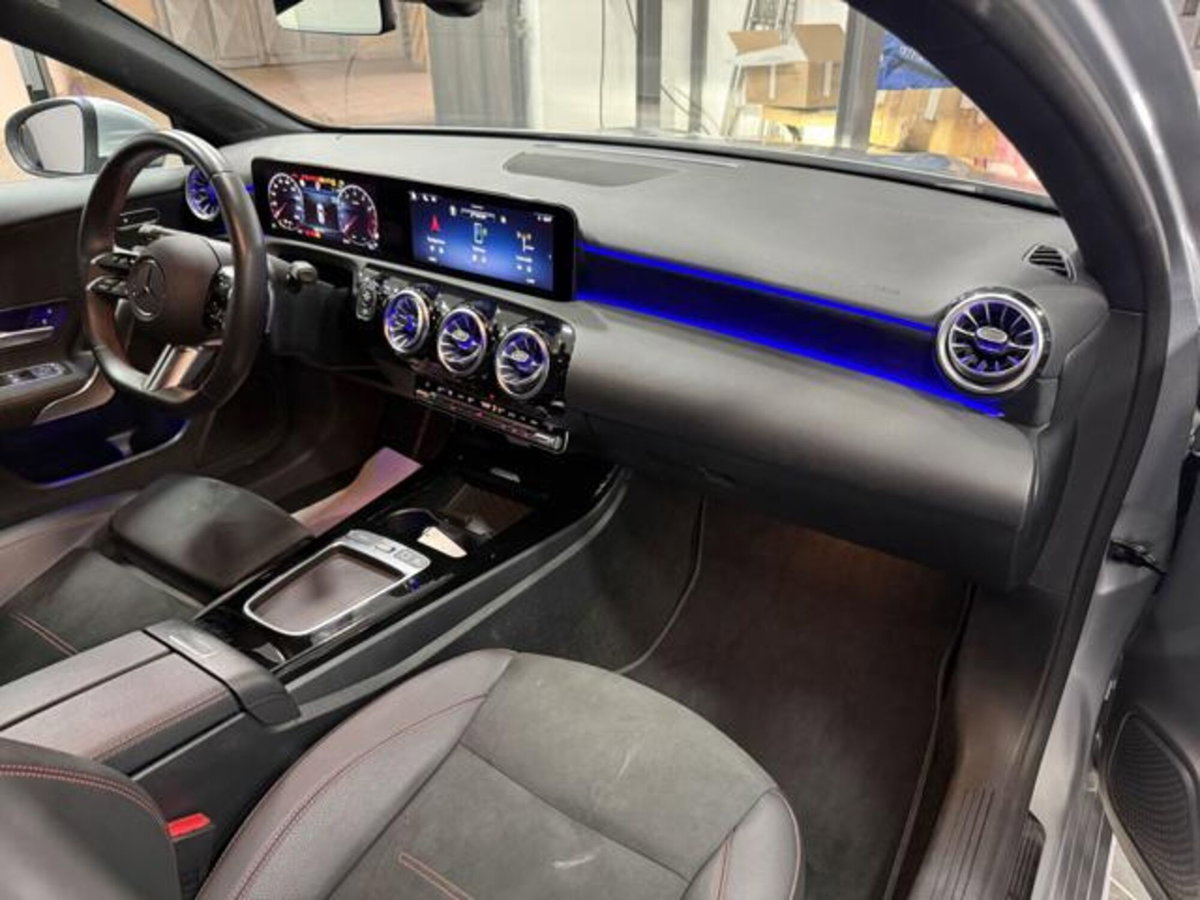 Mercedes-Benz Classe A Sedan 180 AMG Line Premium Plus auto (9)