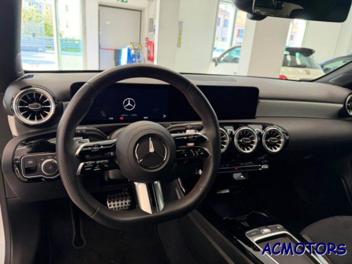 Mercedes-Benz Classe A Sedan 180 d AMG Line Premium Plus auto (10)