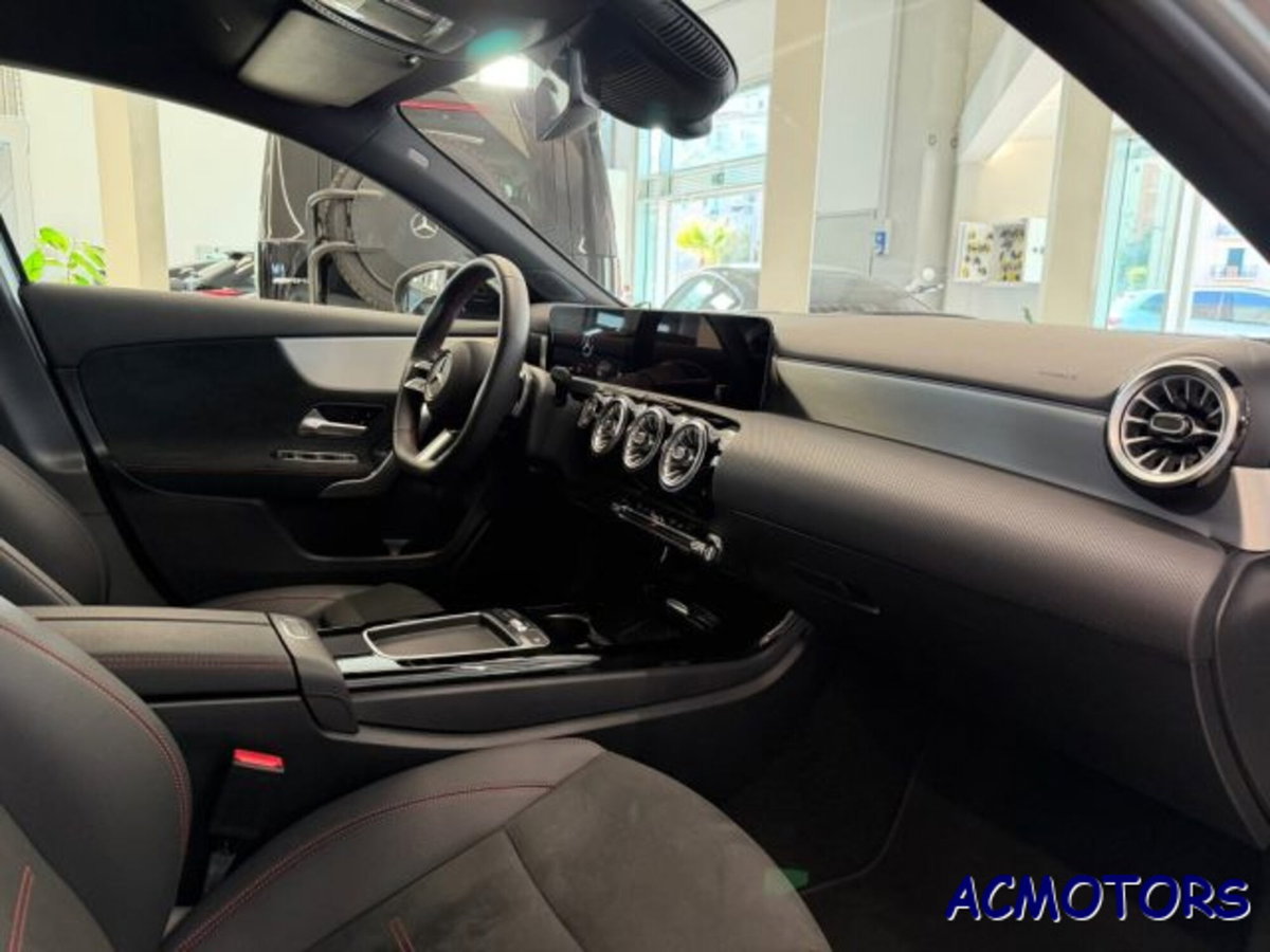 Mercedes-Benz Classe A Sedan 180 d AMG Line Premium Plus auto (12)