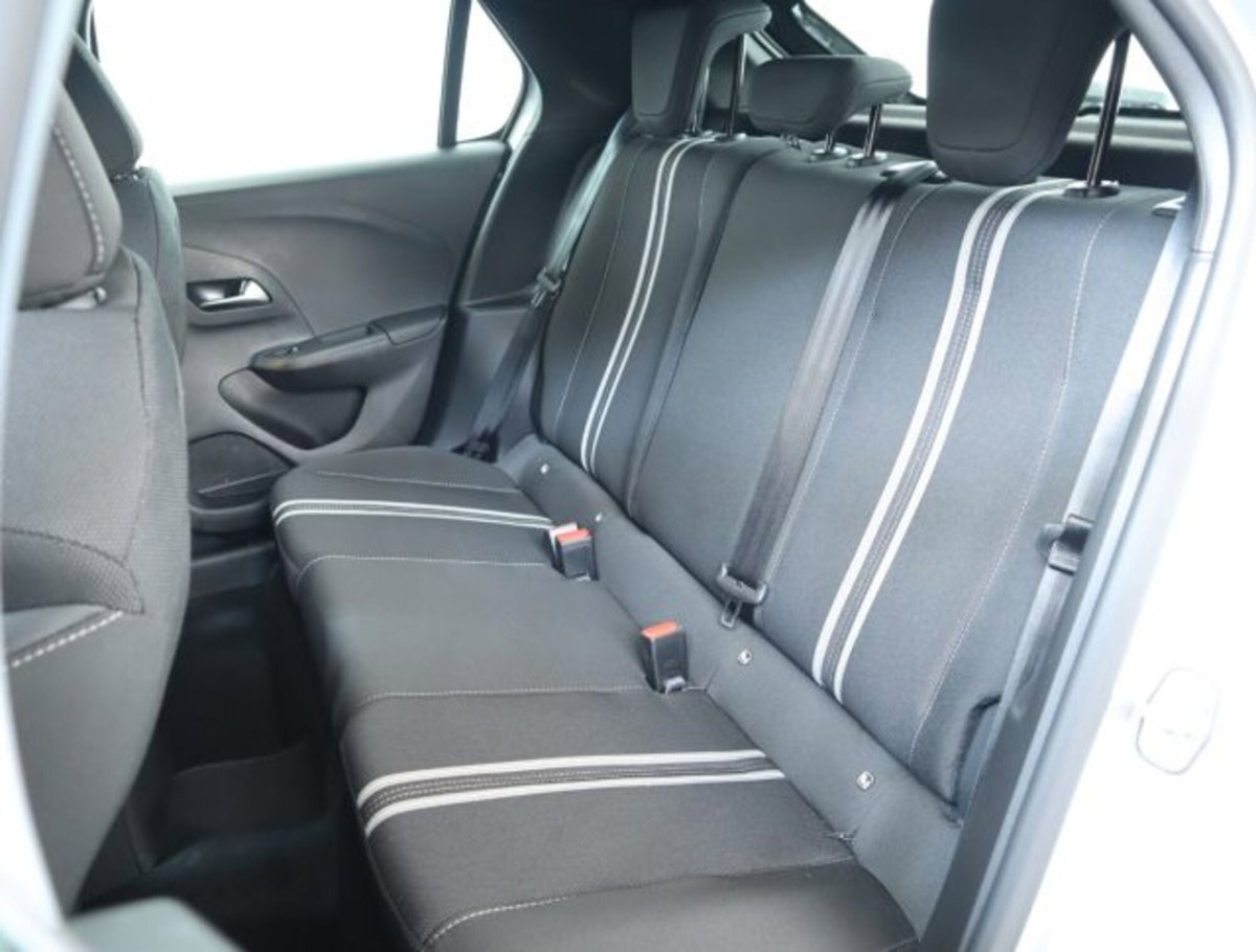 Opel Corsa 1.2 hybrid GS 100cv dct6 (10)