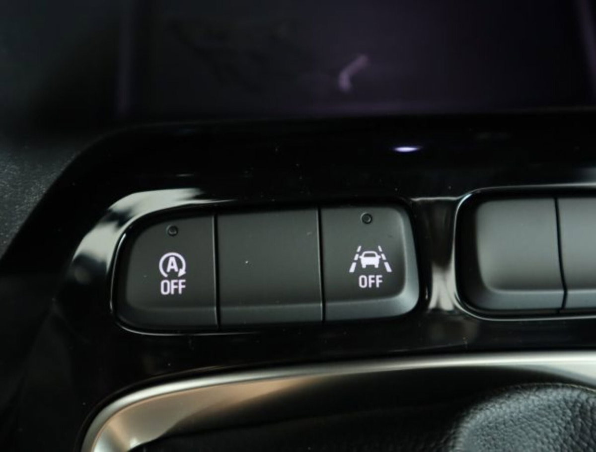 Opel Corsa 1.2 hybrid GS 100cv dct6 (19)