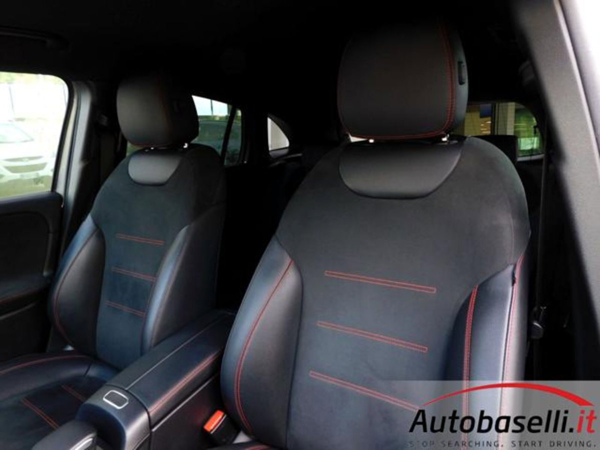 Mercedes-Benz GLA SUV 200 d Automatic Premium (6)