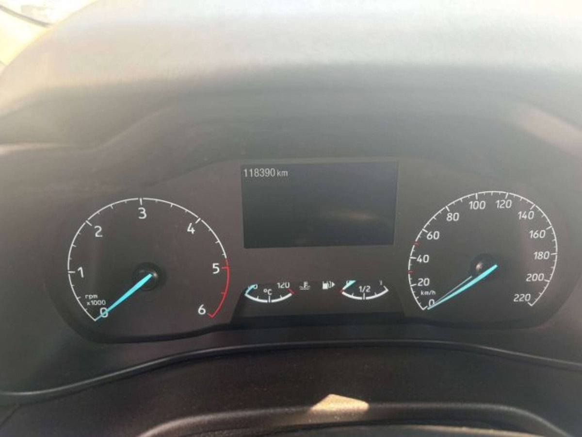 Ford Tourneo Connect 1.5 TDCi 100 CV Plus (11)