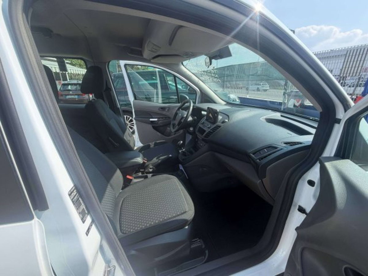 Ford Tourneo Connect 1.5 TDCi 100 CV Plus (5)