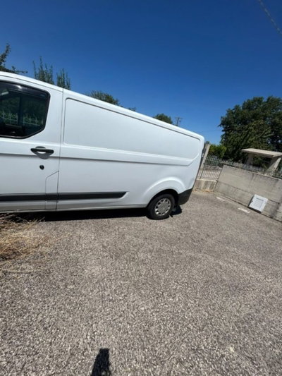 Ford Tourneo Custom 300 2.2 TDCi 125CV PL Titanium (5)