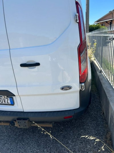 Ford Tourneo Custom 300 2.2 TDCi 125CV PL Titanium (7)