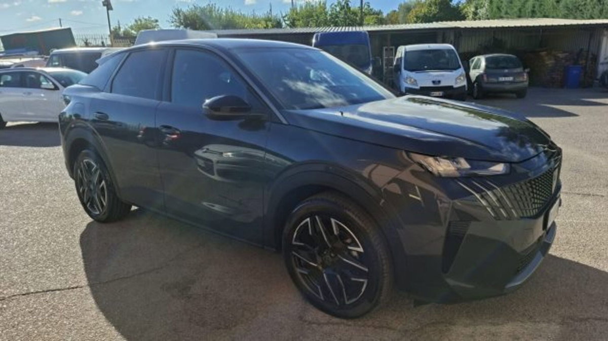 Peugeot 3008 1.2 hybrid Allure 145cv e-dcs6 (5)