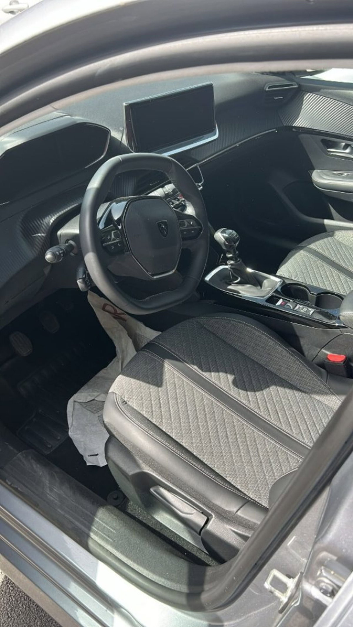 Peugeot 208 PureTech 100 Stop&Start 5 porte Allure (2)