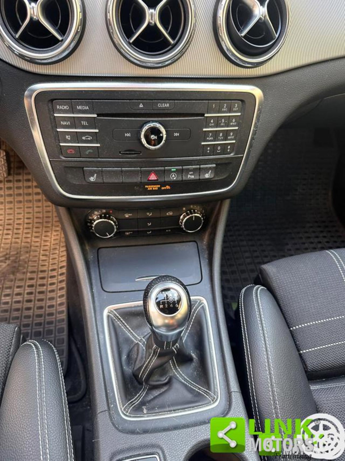 Mercedes-Benz GLA SUV 180 d Executive (16)