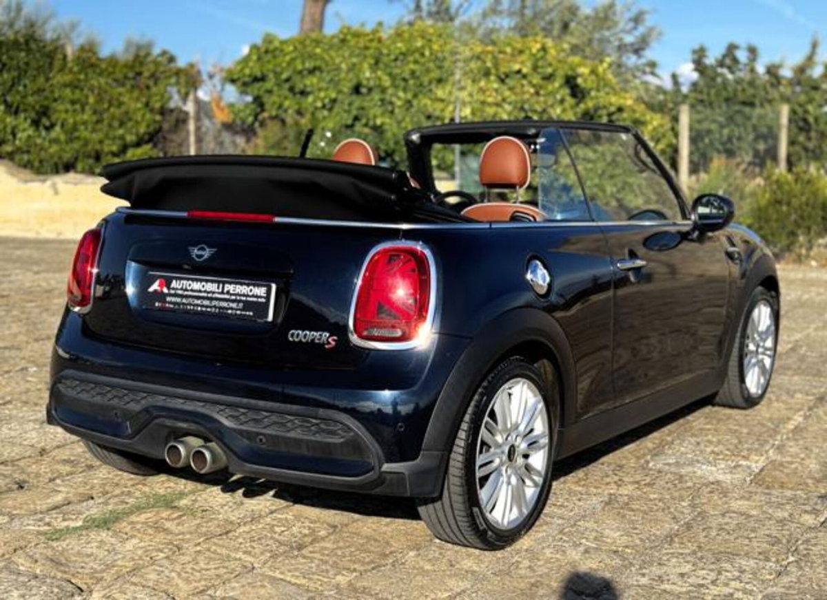 MINI Mini Cabrio 2.0 Cooper S Essential Cabrio (13)