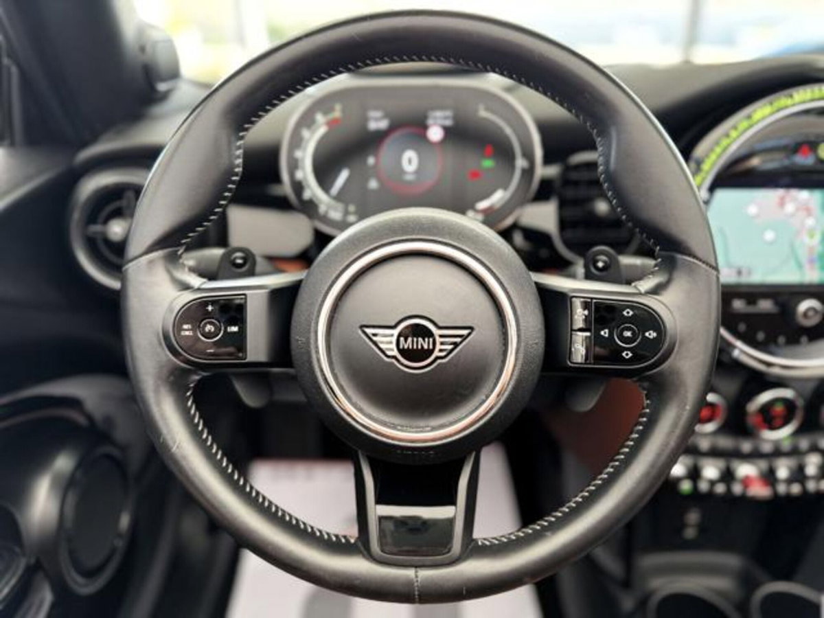 MINI Mini Cabrio 2.0 Cooper S Essential Cabrio (8)