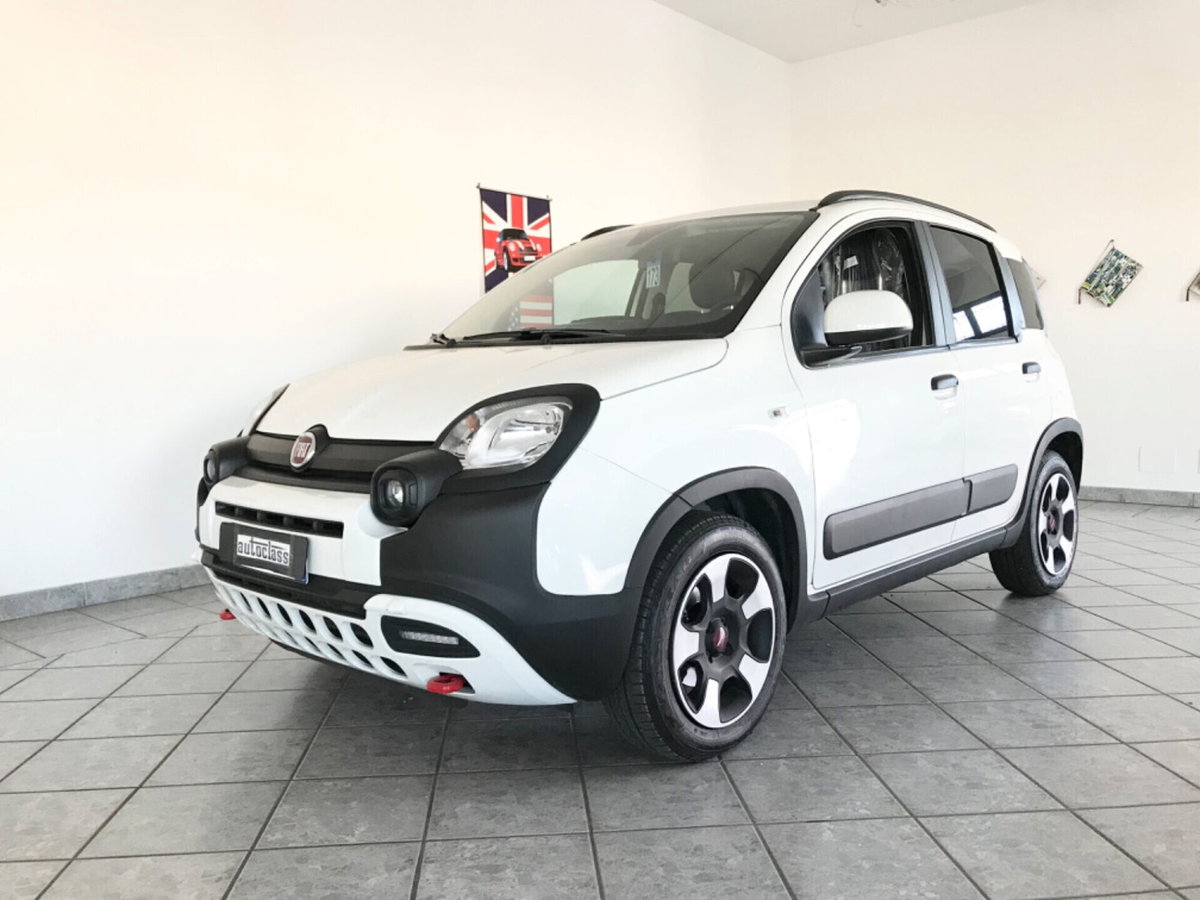 Fiat Panda 1.0 FireFly S&S Hybrid City Cross (2)