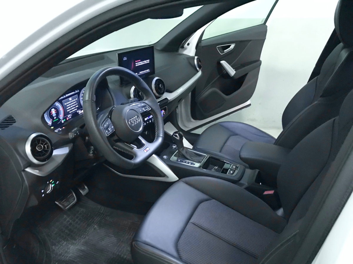 Audi Q2 Q2 35 TDI S tronic S line Edition (15)