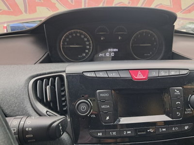 Lancia Ypsilon 1.0 FireFly 5 porte S&S Hybrid Silver Plus (14)
