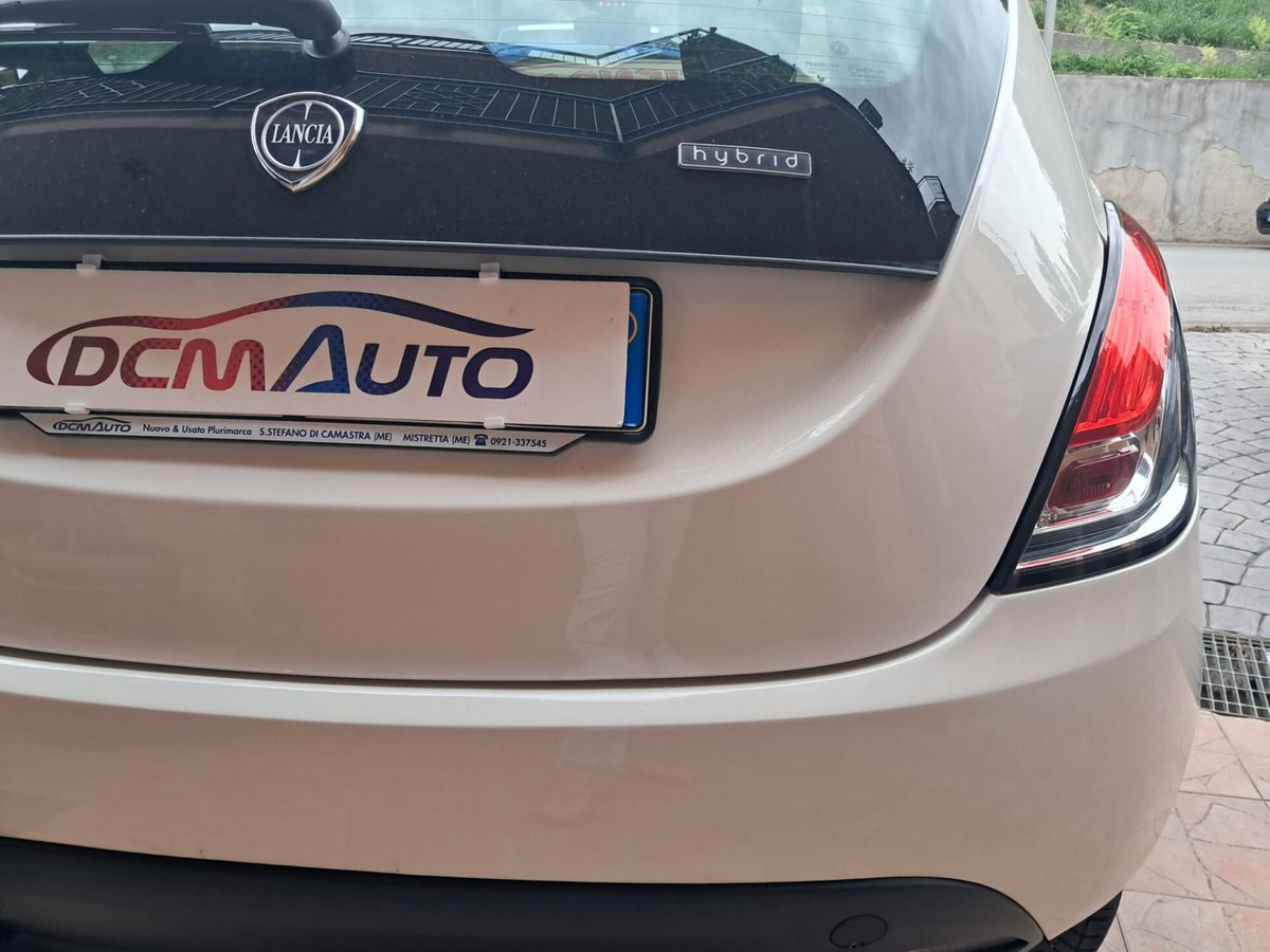 Lancia Ypsilon 1.0 FireFly 5 porte S&S Hybrid Silver Plus (9)