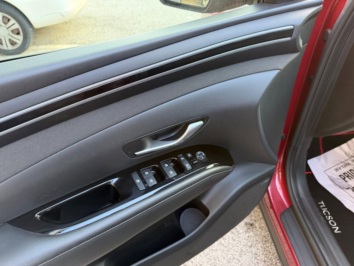 Hyundai Tucson 1.6 hev Exellence 4wd auto (14)