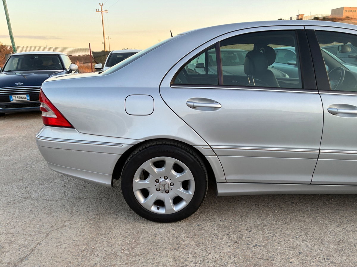 Mercedes-Benz Classe C 220 CDI cat Avantgarde Sport (7)