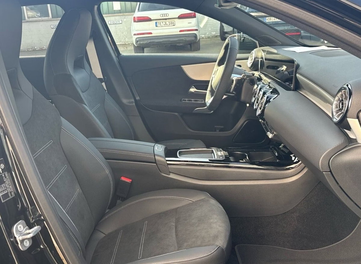 Mercedes-Benz Classe A 200 d Automatic 4Matic Premium (10)