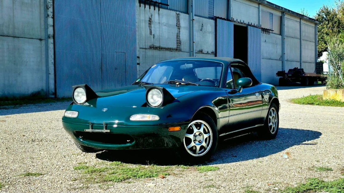 Mazda MX-5 1.8i 16V cat (3)