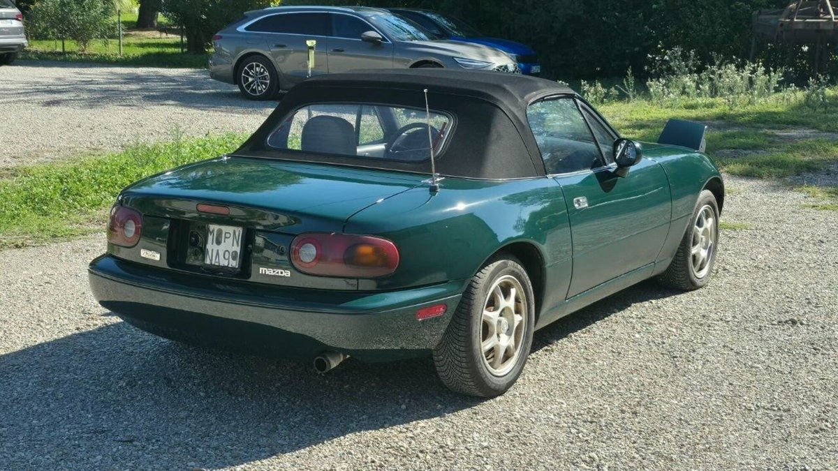 Mazda MX-5 1.8i 16V cat (14)