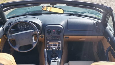 Mazda MX-5 1.8i 16V cat (2)