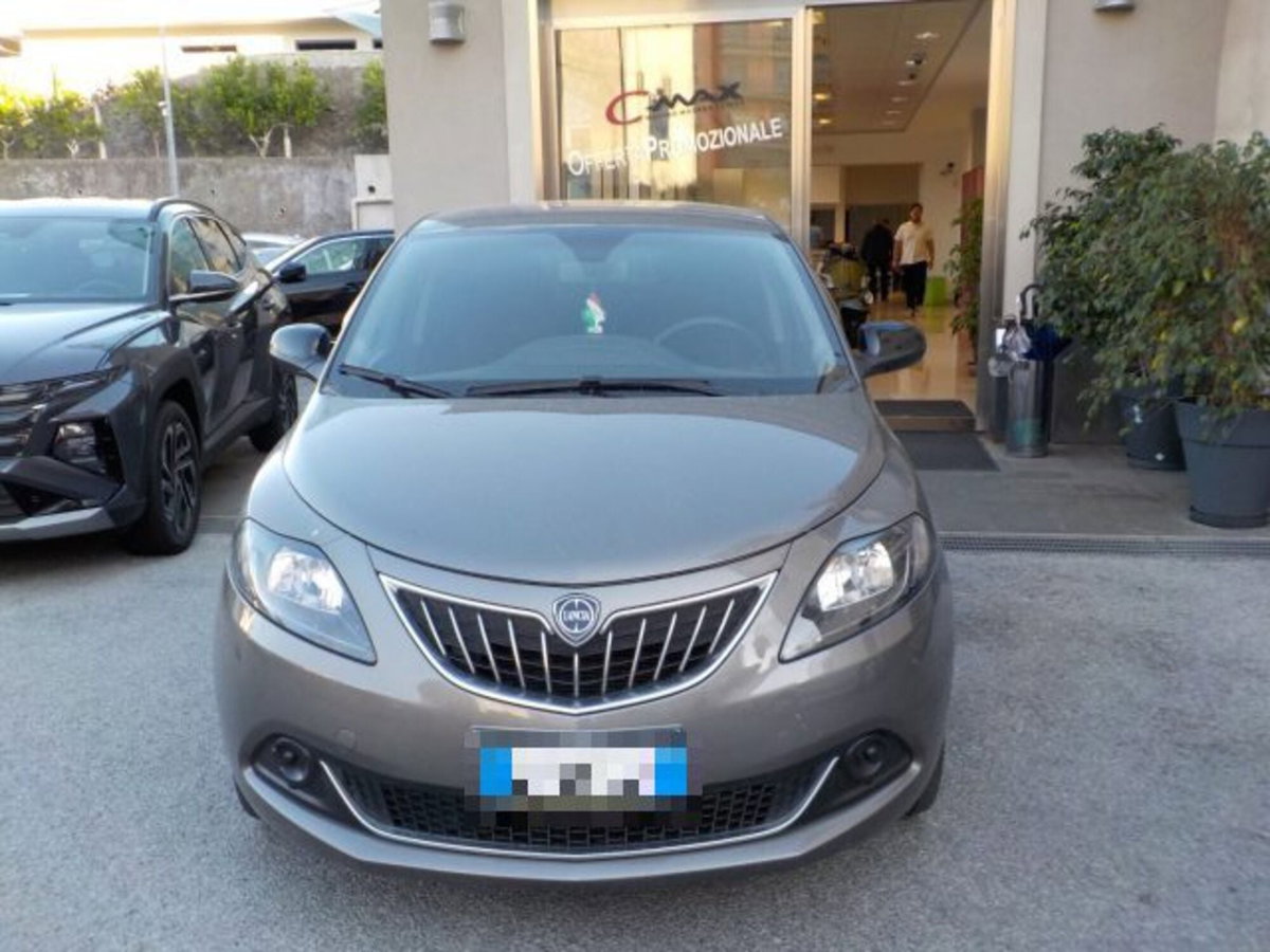 Lancia Ypsilon 1.2 69 CV 5 porte GPL Ecochic Alberta Ferretti