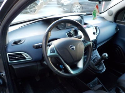 Lancia Ypsilon 1.2 69 CV 5 porte GPL Ecochic Alberta Ferretti (3)