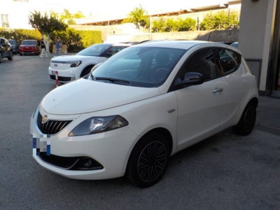 Lancia Ypsilon 1.0 FireFly 5 porte S&S Hybrid Gold Plus (2)