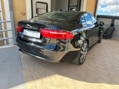 Jaguar XE 2.0 D Turbo 180CV aut. R-Sport (4)