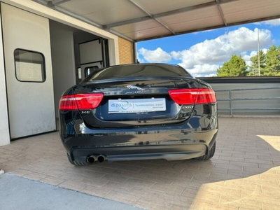 Jaguar XE 2.0 D Turbo 180CV aut. R-Sport (5)