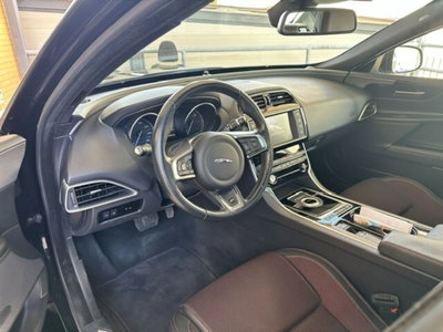 Jaguar XE 2.0 D Turbo 180CV aut. R-Sport (8)
